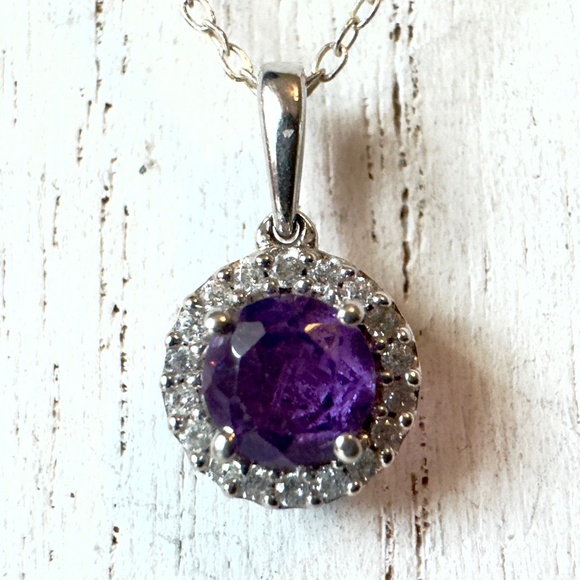 925 Sterling Silver Round Amethyst CZ Halo Pendant On A Chain Necklace - Picture 1 of 7